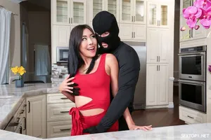 NACX-114 Tôi bị giam giữ bởi một gia đình không có quan hệ huyết thống với tôi
