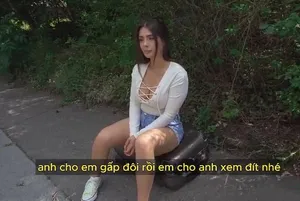Những chị em hư hỏng trong phòng phát sóng trực tiếp khoe khoang trước ống kính, nhào sữa và dùng đạo cụ để đẩy, chị em