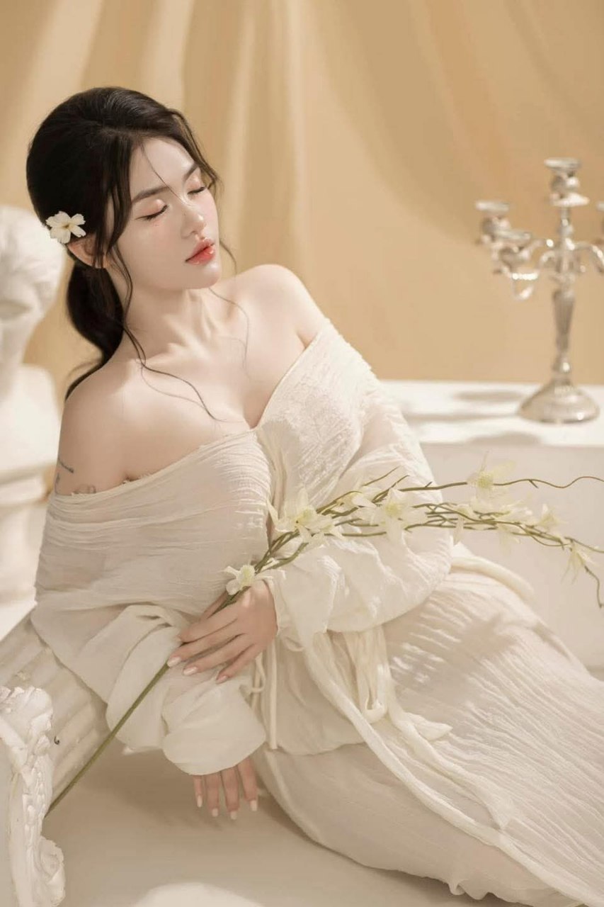 Nữ học sinh ngây thơ thường xuyên bị lạm dụng trên xe buýt cho đến khi “nghiện”